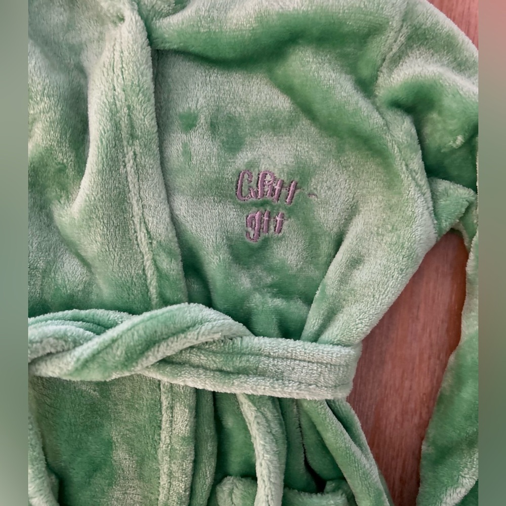 Alligator Hooded Plush Robe - Picture 5 of 9